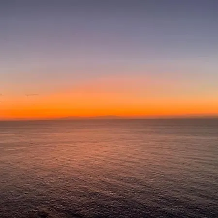 Cliffhanger Spectacular View Over North Coast