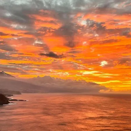 Cliffhanger Spectacular View Over North Coast Apartamento