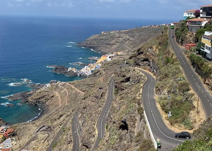 Cliffhanger Spectacular View Over North Coast Apartment
