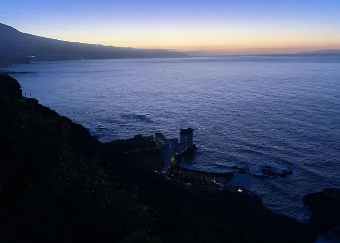 Apartment Cliffhanger Spectacular View Over North Coast *